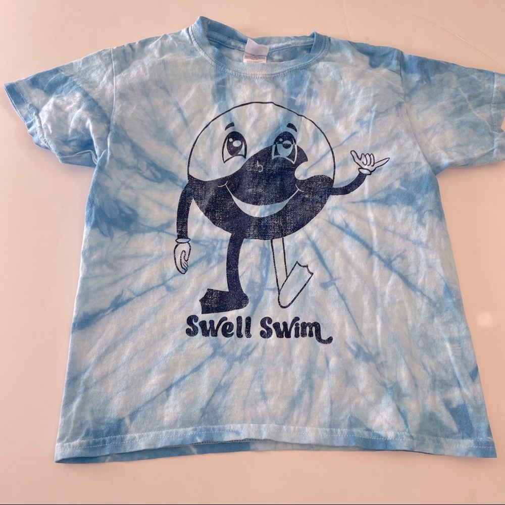 Graphic tee